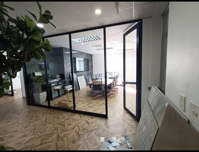 BUSINESS PROPERTY TO RENT IN BRYANSTON